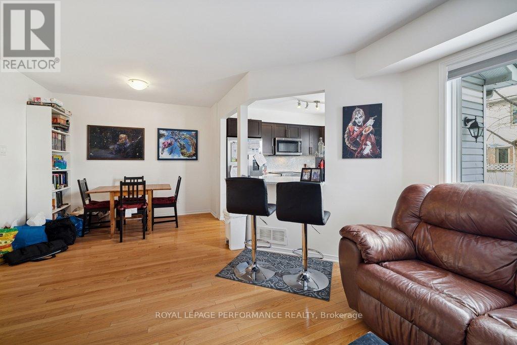 1666 Jobin Crescent, Ottawa, Ontario  K1J 1C5 - Photo 9 - X12824262