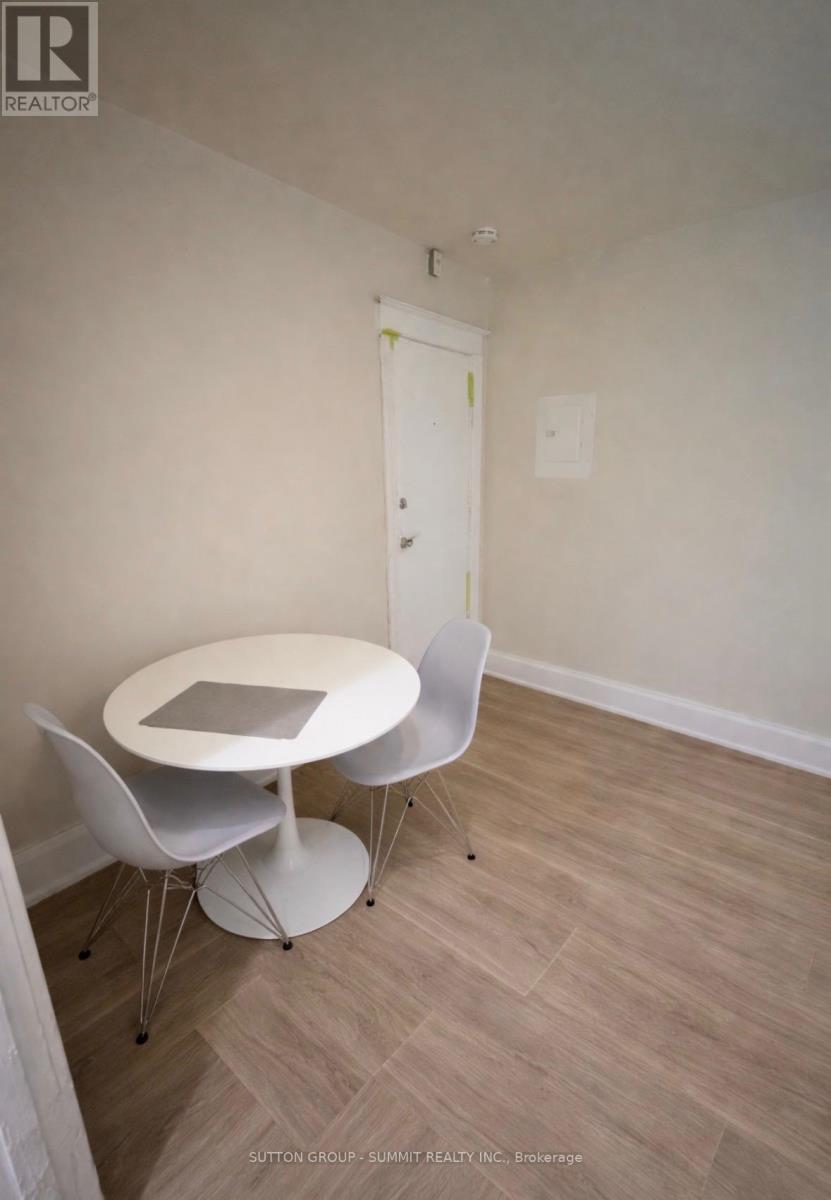 106 - 98 Vaughan Road, Toronto (Humewood-Cedarvale), Ontario  M6C 2M1 - Photo 4 - C12815520