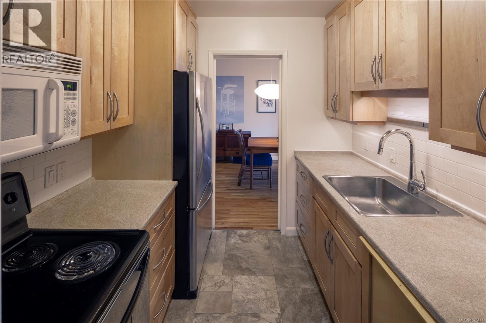 402 1159 Beach Dr, Oak Bay, British Columbia  V8S 2N2 - Photo 12 - 1026441