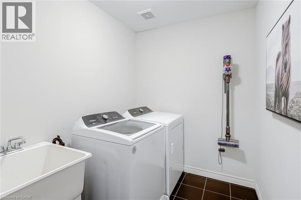 7 Kinsman Drive, Binbrook, Ontario  L0R 1C0 - Photo 37 - 40808021