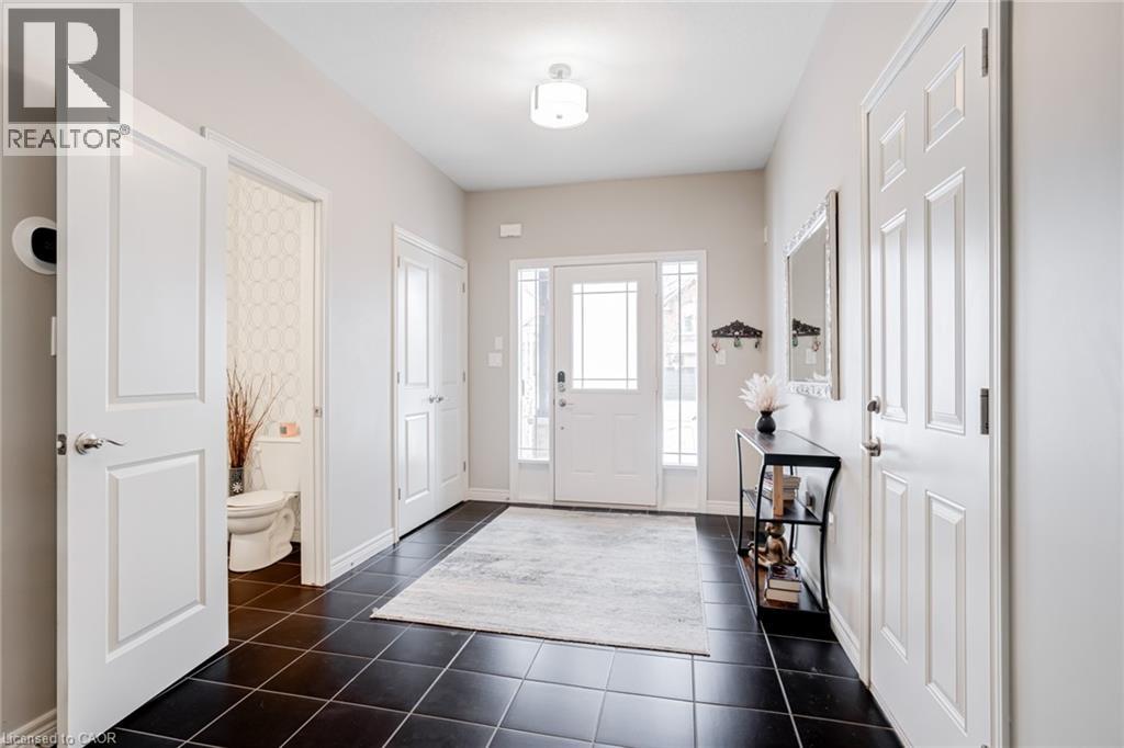 7 Kinsman Drive, Binbrook, Ontario  L0R 1C0 - Photo 4 - 40808021