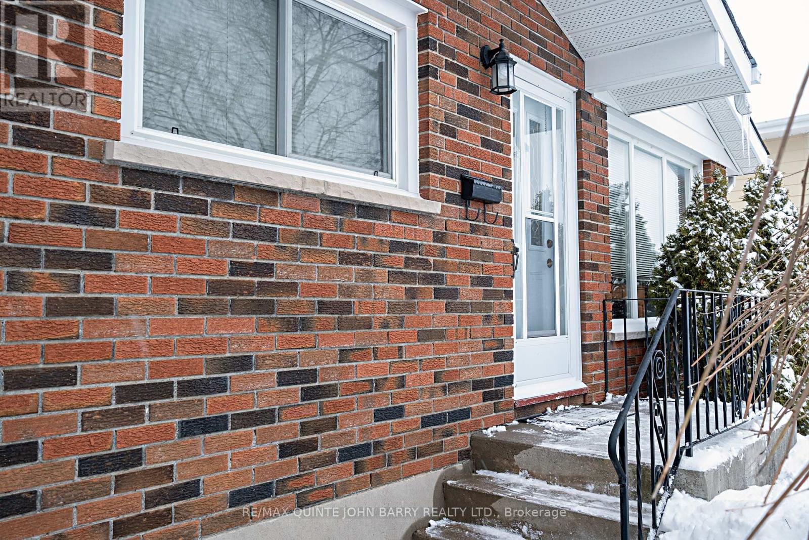 13 Belvedere Road, Quinte West, Ontario  K8V 4A8 - Photo 4 - X12824082