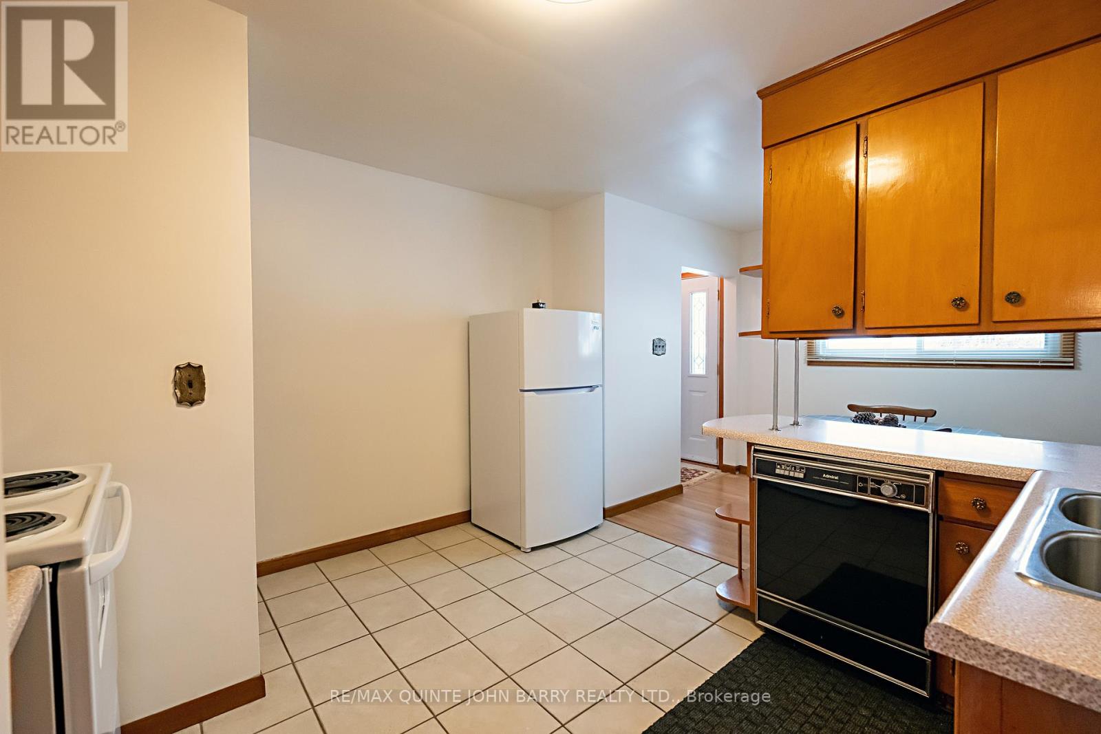 13 Belvedere Road, Quinte West, Ontario  K8V 4A8 - Photo 8 - X12824082