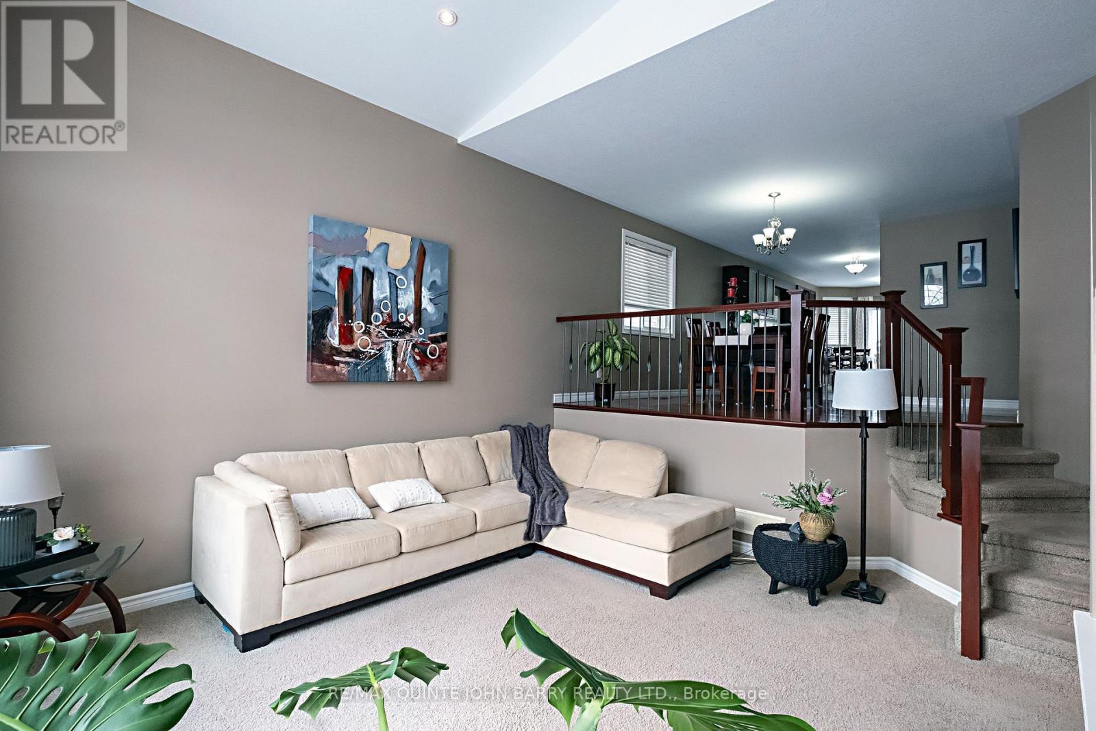 105 Parkview Heights, Quinte West, Ontario  K8V 0A2 - Photo 5 - X12824090