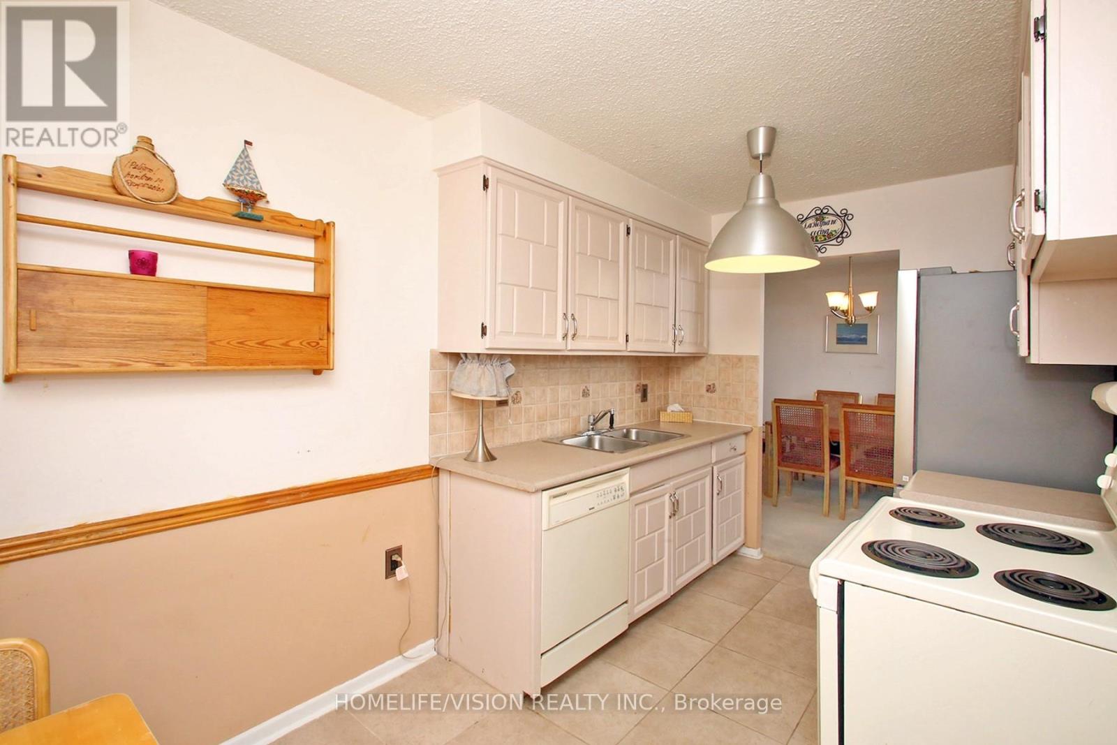 2303 - 10 Muirhead Road, Toronto, Ontario  M2J 4P9 - Photo 18 - C12824166