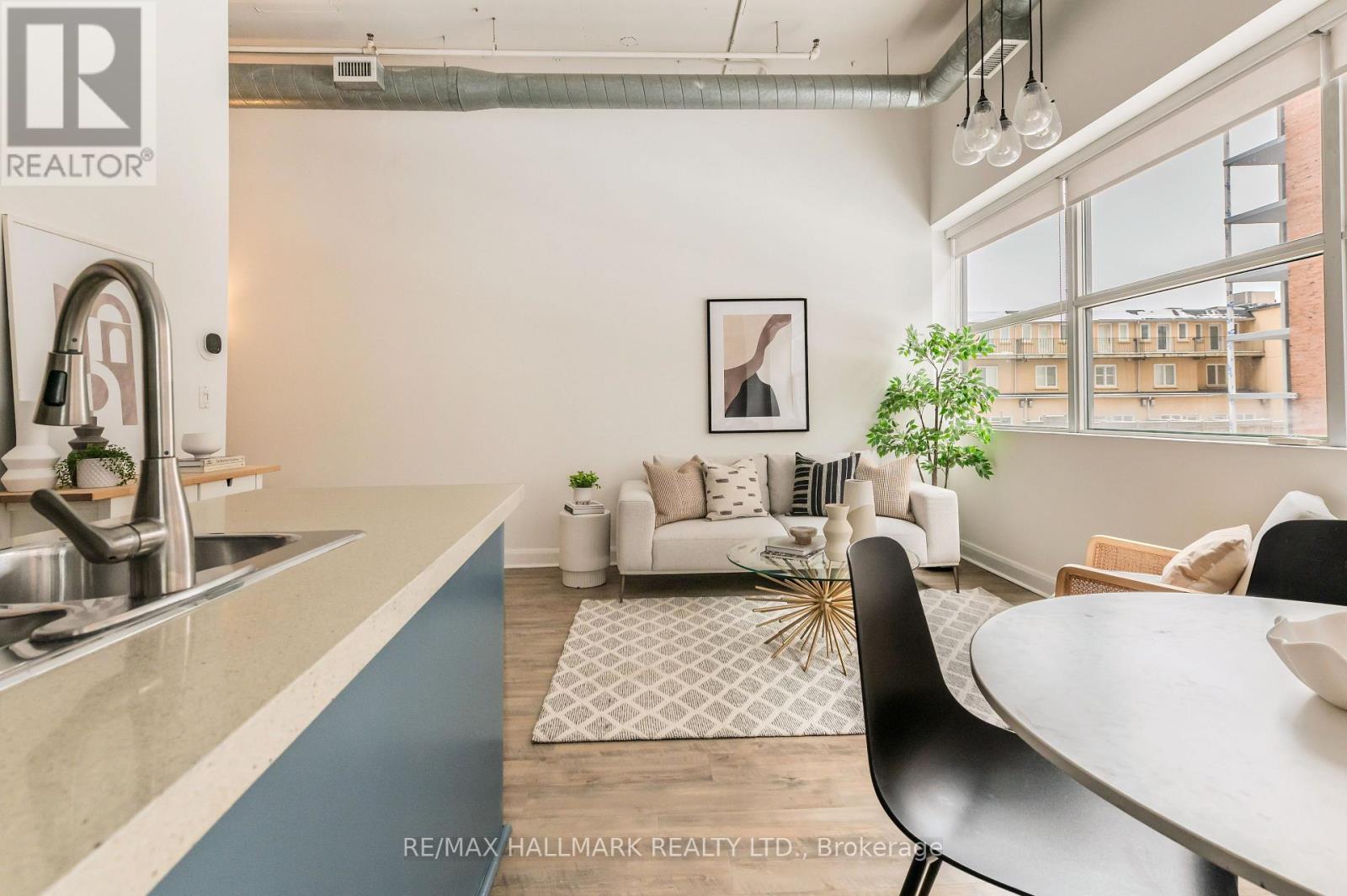 202 - 700 King Street W, Toronto, Ontario  M5V 2Y6 - Photo 3 - C12824176