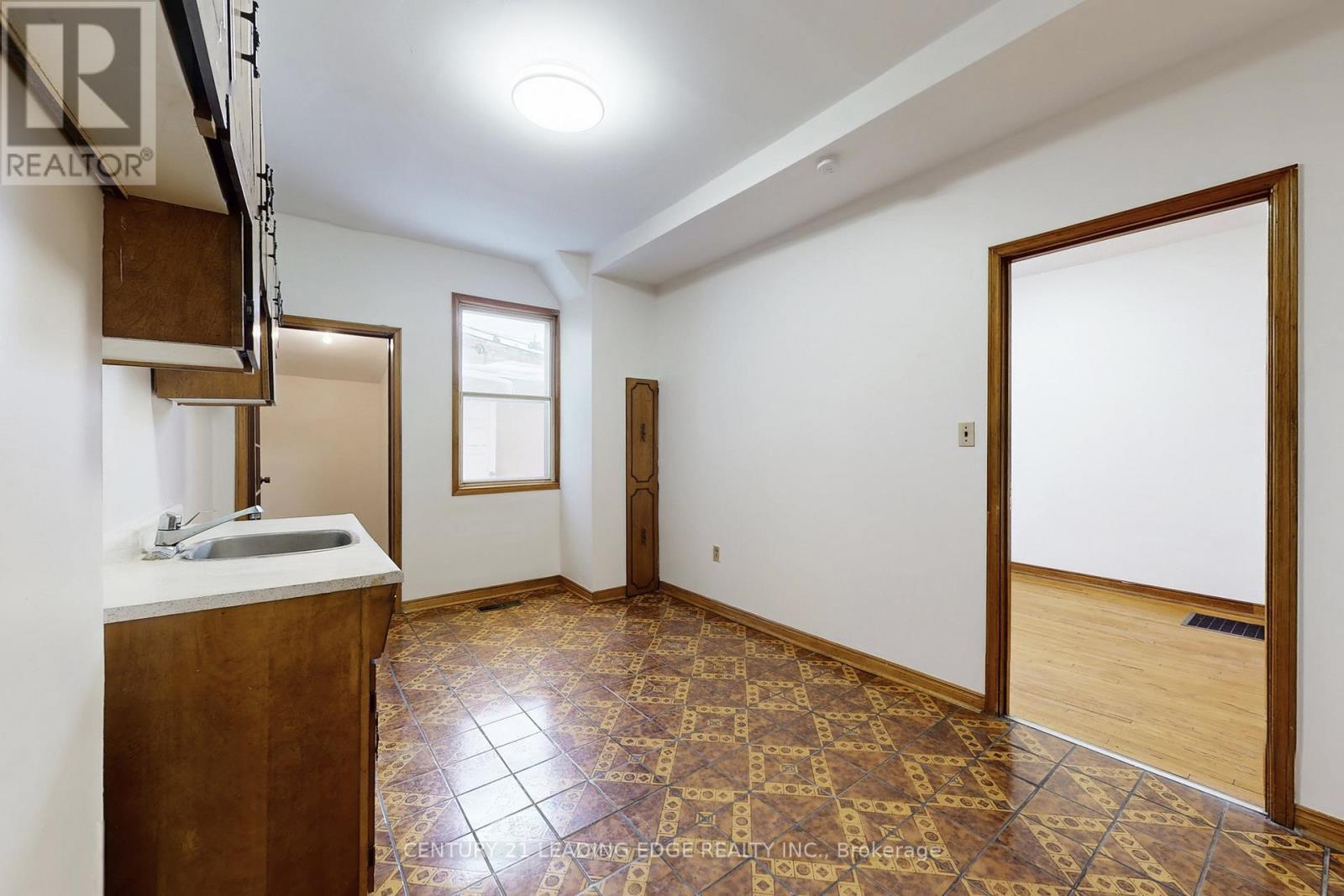 296 Montrose Avenue, Toronto, Ontario  M6G 3G8 - Photo 17 - C12824222