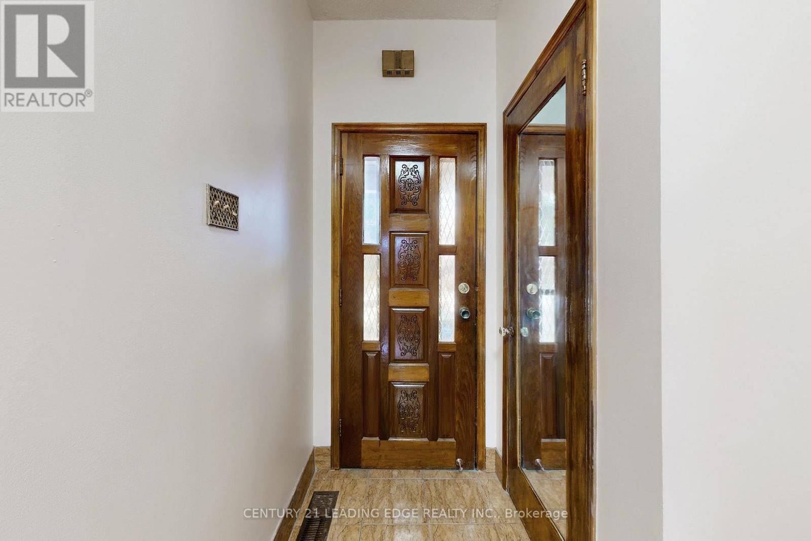 296 Montrose Avenue, Toronto, Ontario  M6G 3G8 - Photo 26 - C12824222