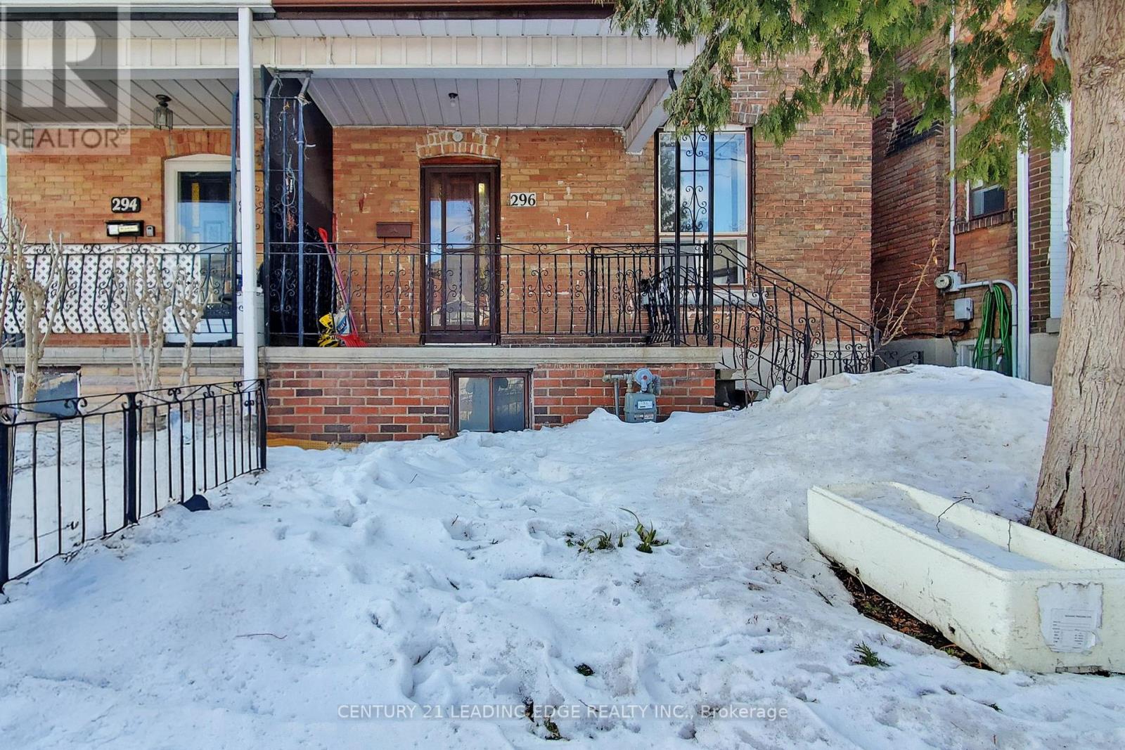 296 Montrose Avenue, Toronto, Ontario  M6G 3G8 - Photo 7 - C12824222
