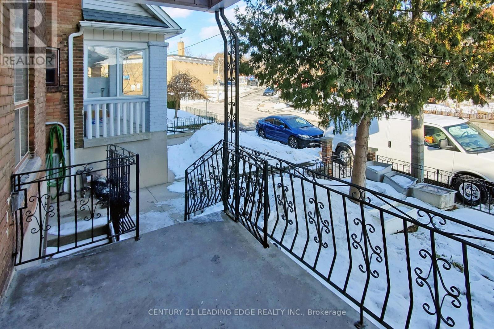 296 Montrose Avenue, Toronto, Ontario  M6G 3G8 - Photo 9 - C12824222