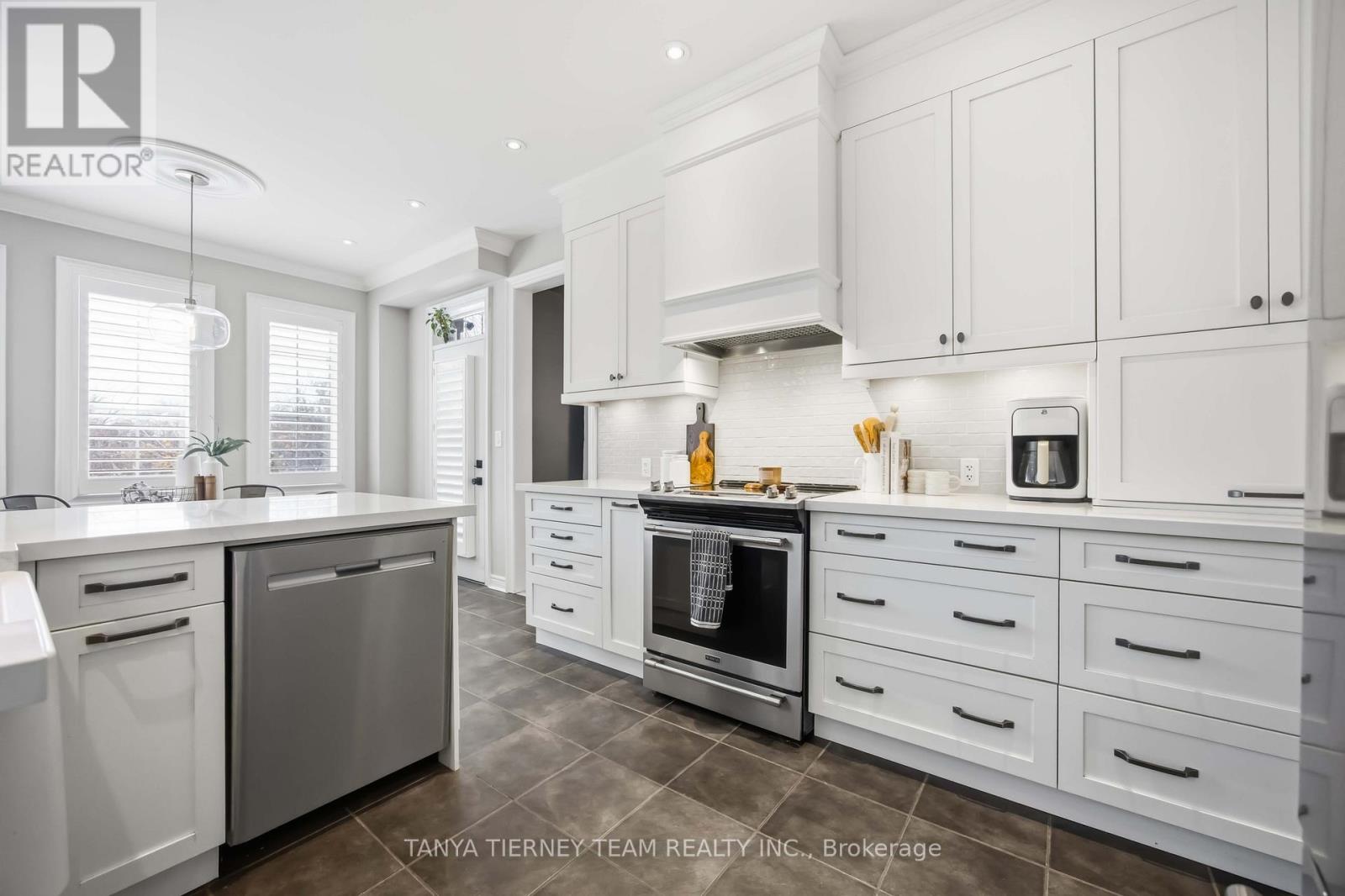 12 Branthaven Court, Whitby, Ontario  L1M 0B2 - Photo 18 - E12824068