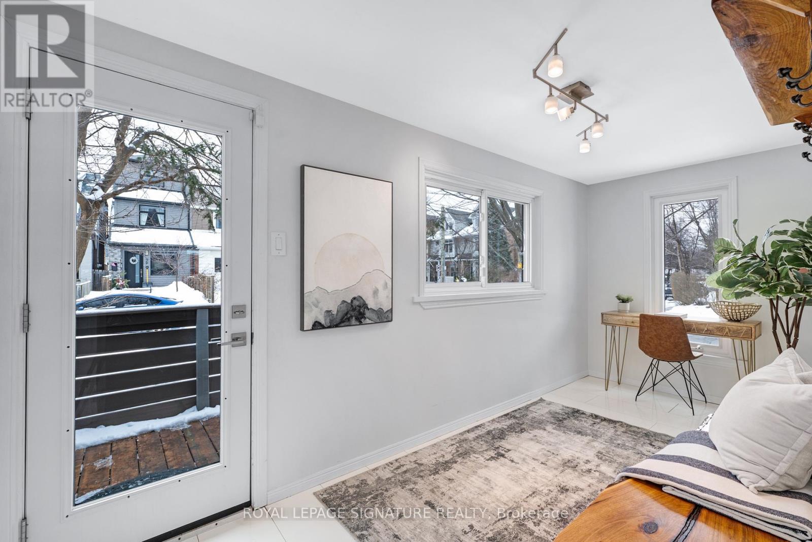 38 Bastedo Avenue, Toronto, Ontario  M4C 3M9 - Photo 2 - E12824236