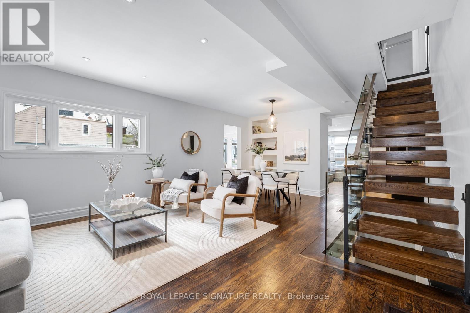 38 Bastedo Avenue, Toronto, Ontario  M4C 3M9 - Photo 4 - E12824236