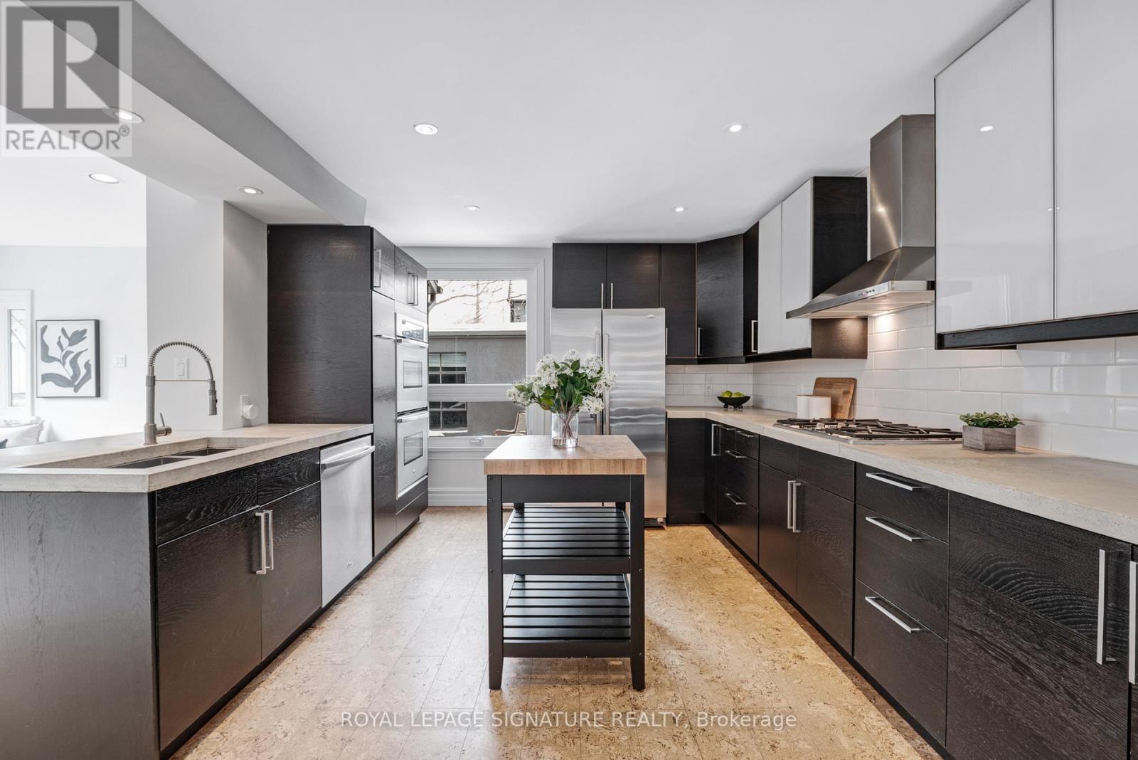 38 Bastedo Avenue, Toronto, Ontario  M4C 3M9 - Photo 8 - E12824236