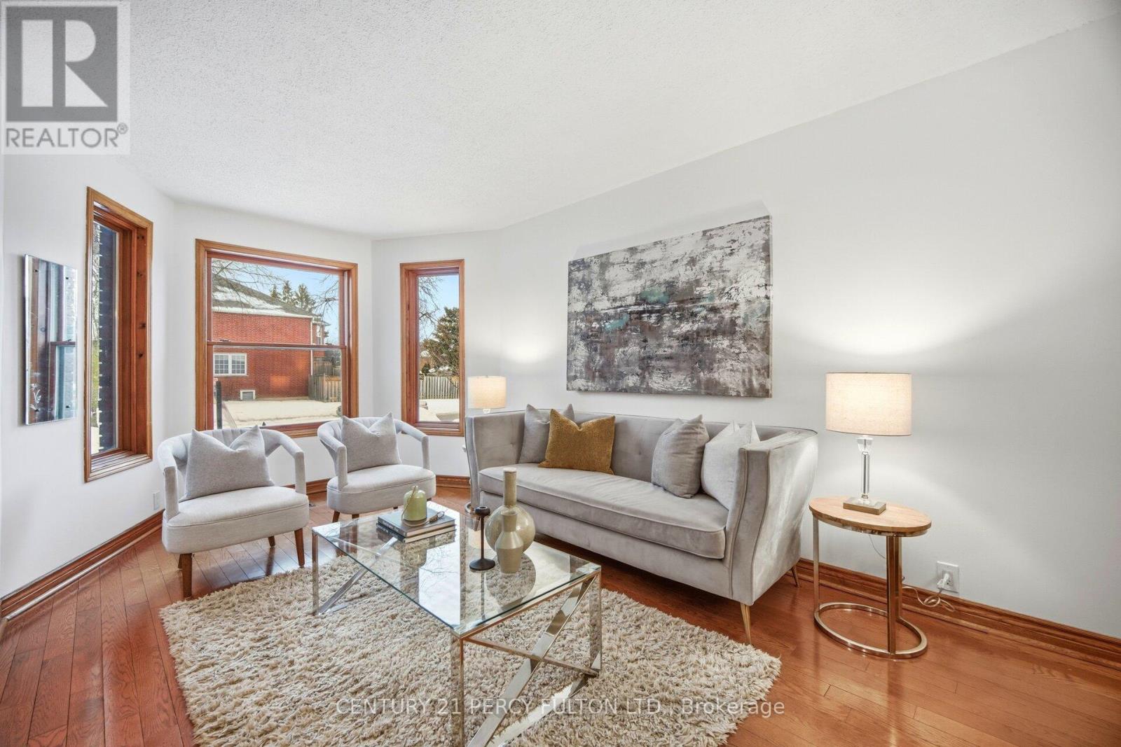 233 Gwendolyn Street, Pickering, Ontario  L1V 4N4 - Photo 2 - E12824284