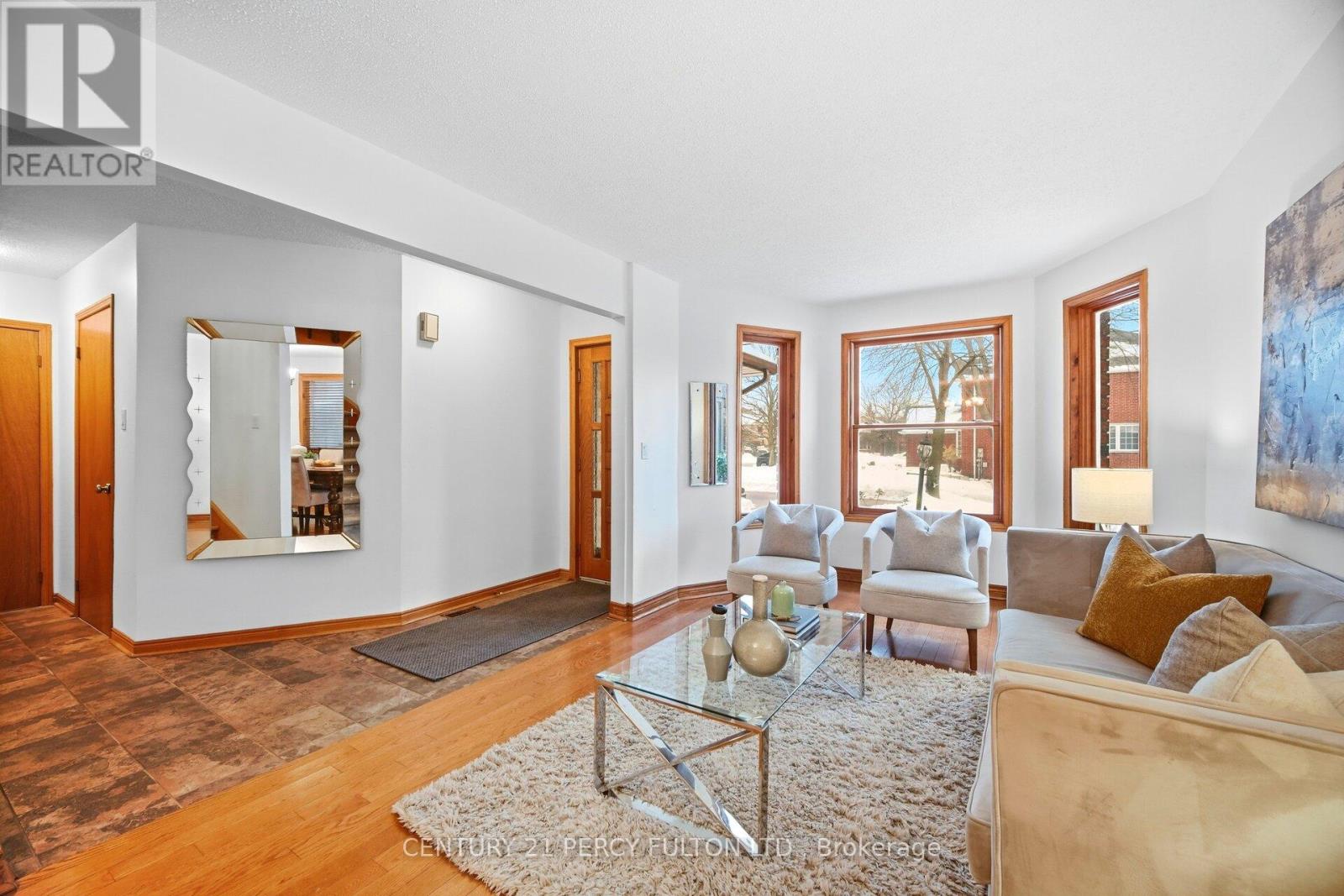 233 Gwendolyn Street, Pickering, Ontario  L1V 4N4 - Photo 4 - E12824284