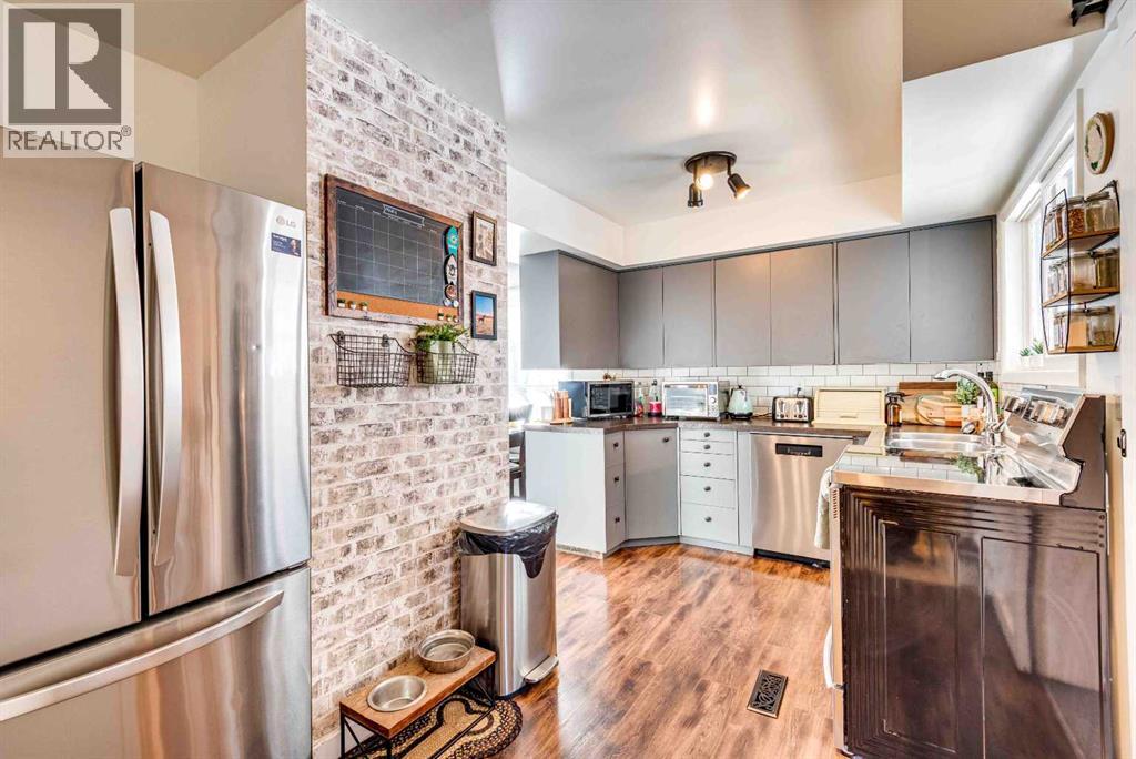 215 4 Avenue Se, Three Hills, Alberta  T0M 2A0 - Photo 11 - A2288155