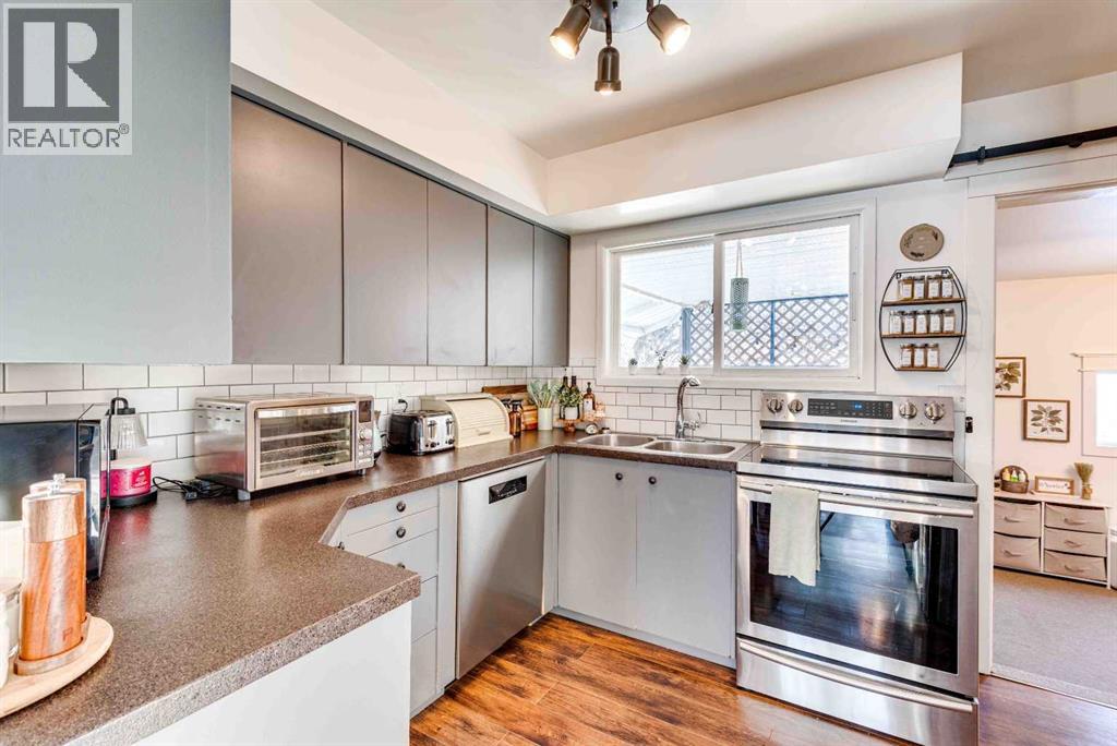 215 4 Avenue Se, Three Hills, Alberta  T0M 2A0 - Photo 12 - A2288155