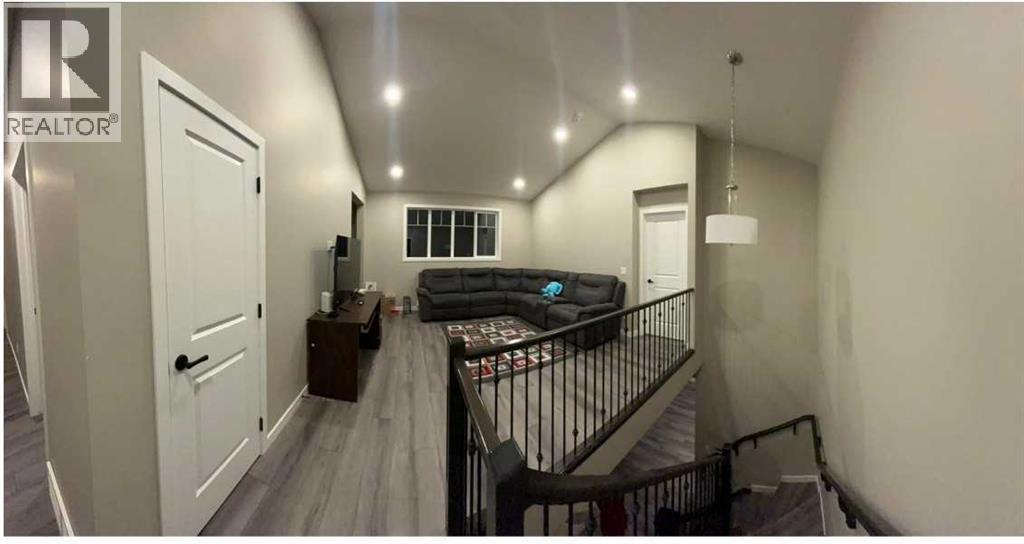 200 Lucas Gardens Nw, Calgary, Alberta  T3P 2R8 - Photo 4 - A2288998