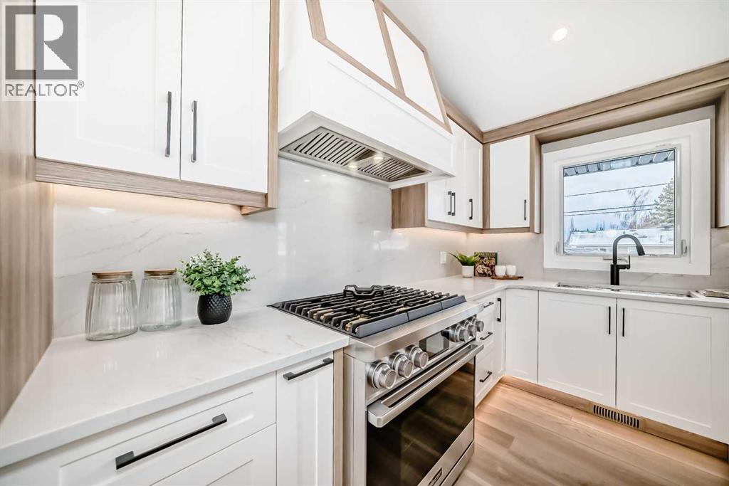 7 Lake Sundance Place Se, Calgary, Alberta  T2J 2S9 - Photo 8 - A2289053