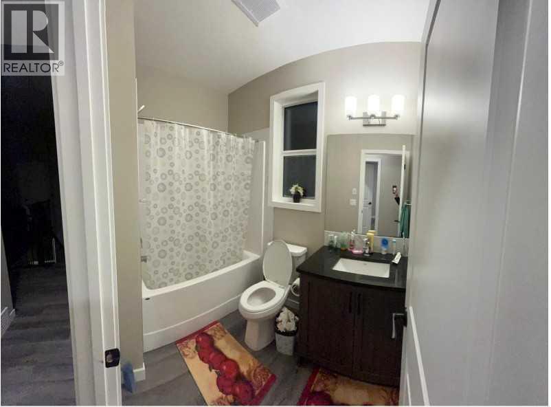 200 Lucas Gardens Nw, Calgary, Alberta  T3P 2R8 - Photo 5 - A2288998