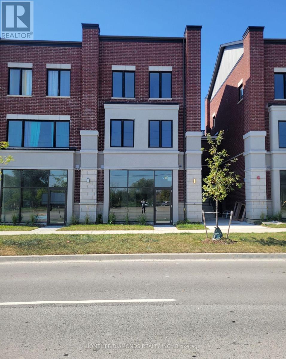 8 - 200 DISSETTE STREET, Bradford West Gwillimbury, Ontario