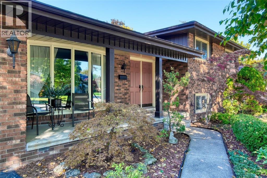 MLS# 26004092: 5895 NINTH STREET, LaSalle, Canada