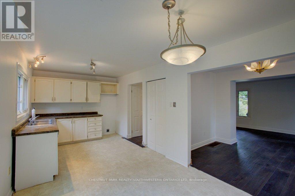 36 Fox Run, Barrie (0 West), Ontario  L4N 5L5 - Photo 13 - S12824160