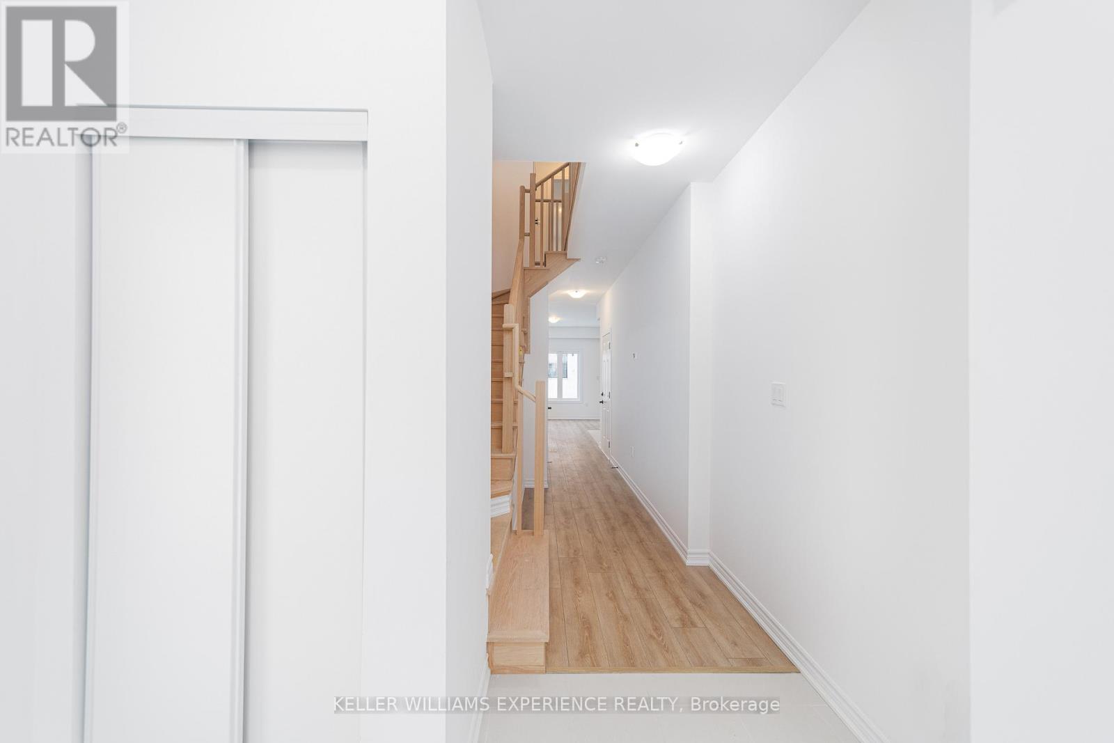 12 Wagon Lane, Barrie, Ontario  L9J 0V1 - Photo 2 - S12824196