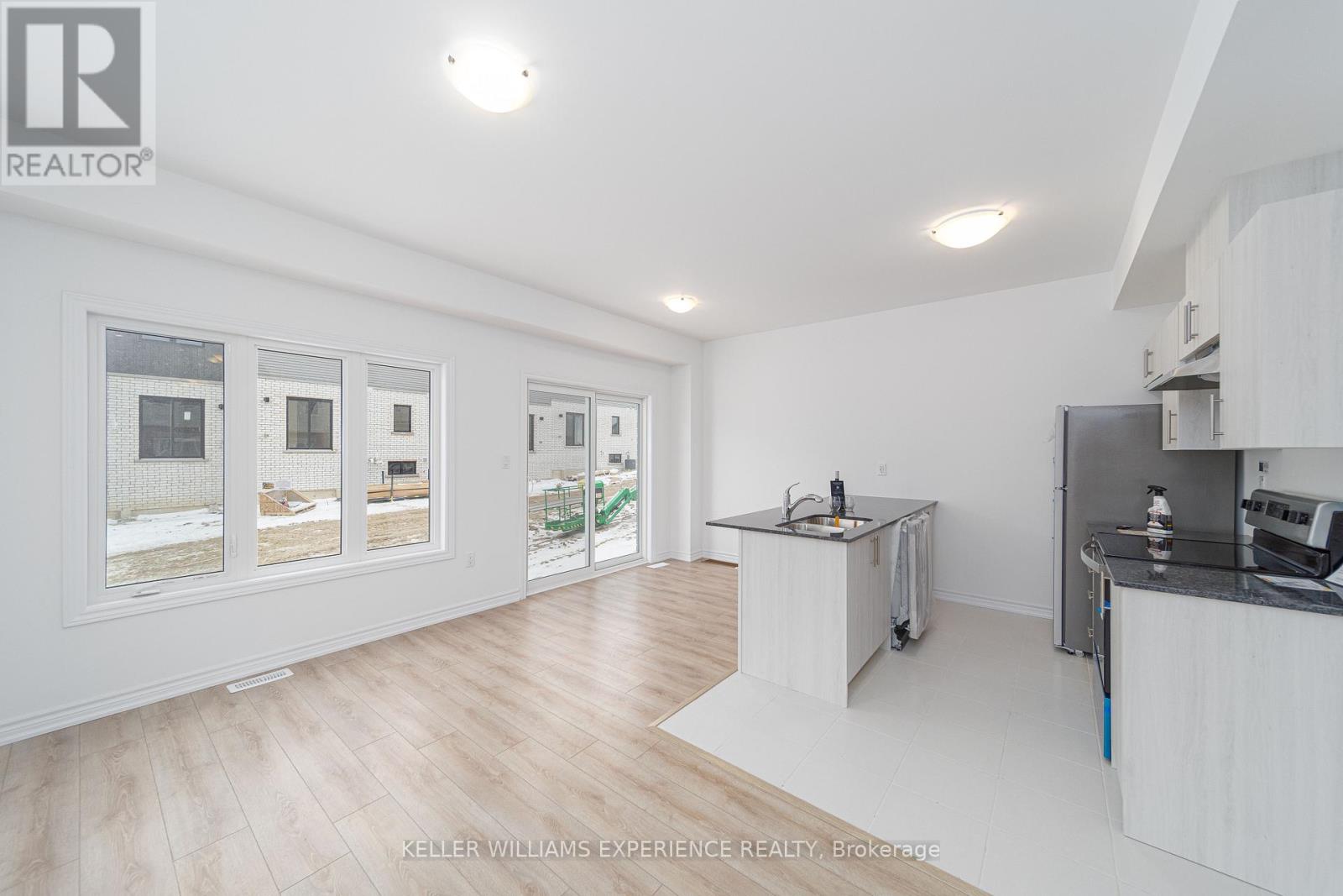 12 Wagon Lane, Barrie, Ontario  L9J 0V1 - Photo 5 - S12824196