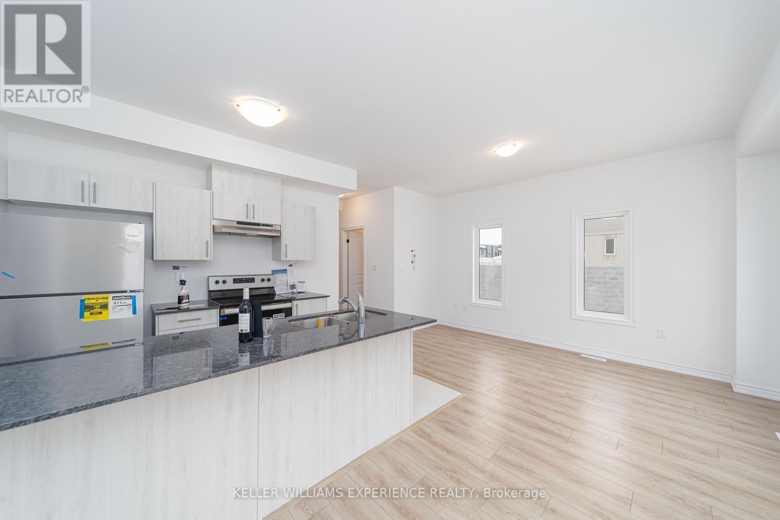 12 Wagon Lane, Barrie, Ontario  L9J 0V1 - Photo 7 - S12824206