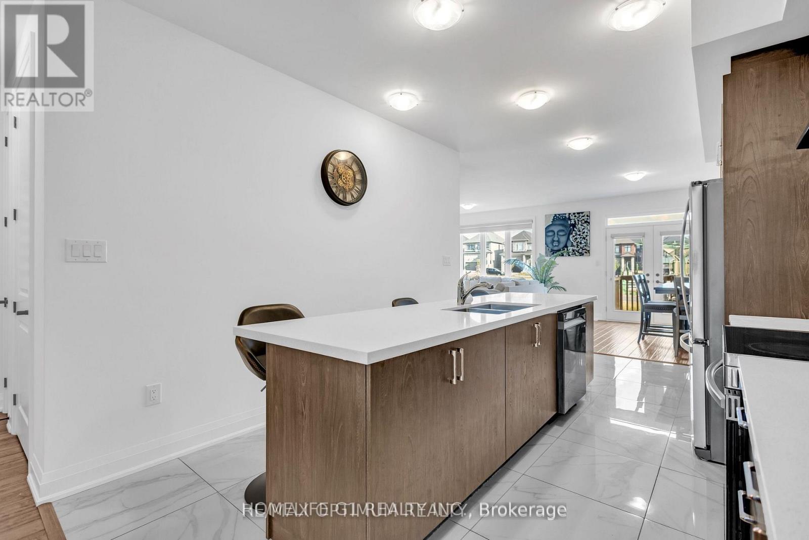 7 Barnyard Trail, Barrie, Ontario  L9J 0Y1 - Photo 8 - S12824278