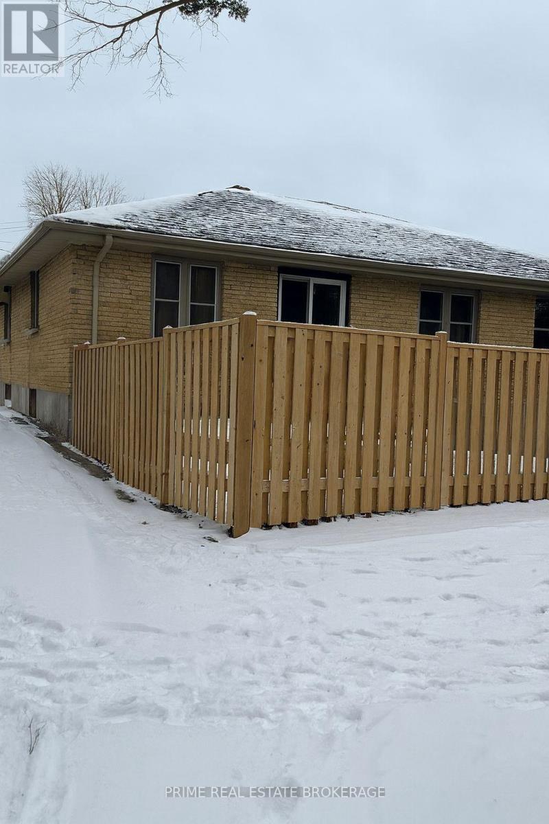 246 Greenwood Avenue, London South, Ontario  N6J 3G4 - Photo 4 - X12703186