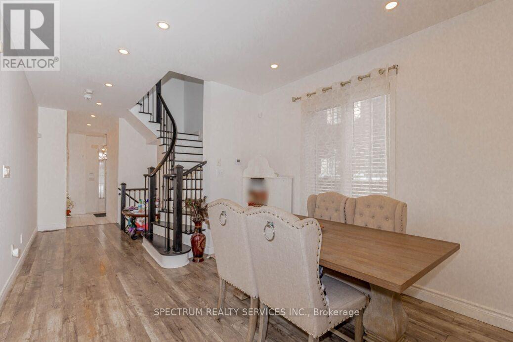 97 Kempenfelt Trail, Brampton, Ontario  L7A 0A7 - Photo 7 - W12824084