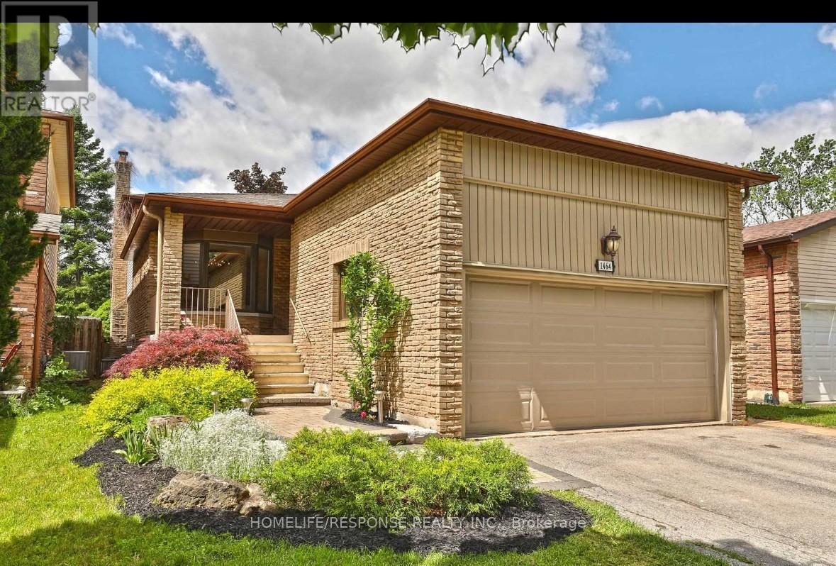 1464 Jefferson Crescent, Oakville, Ontario  L6H 3G6 - Photo 1 - W12824098