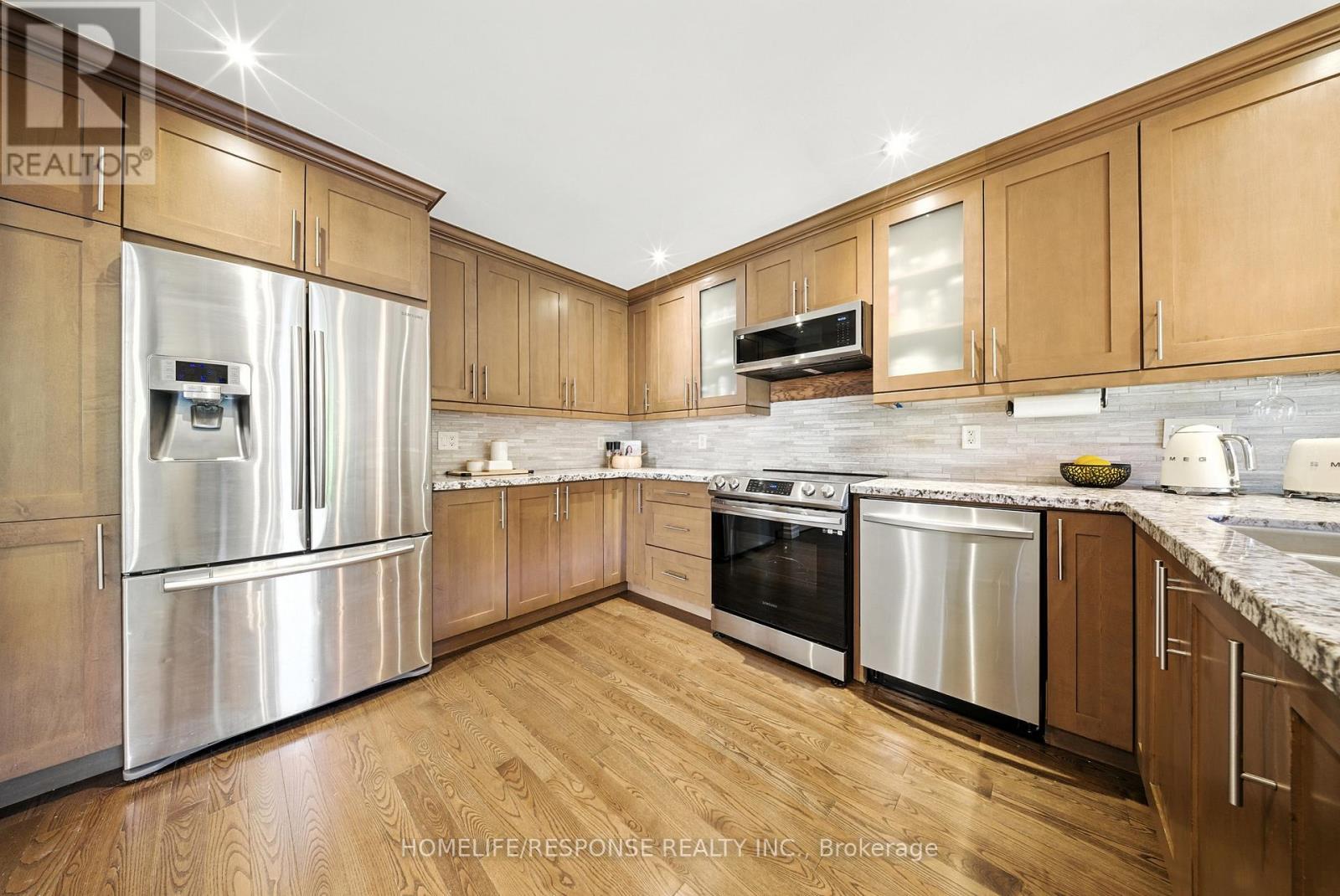 1464 Jefferson Crescent, Oakville, Ontario  L6H 3G6 - Photo 13 - W12824098