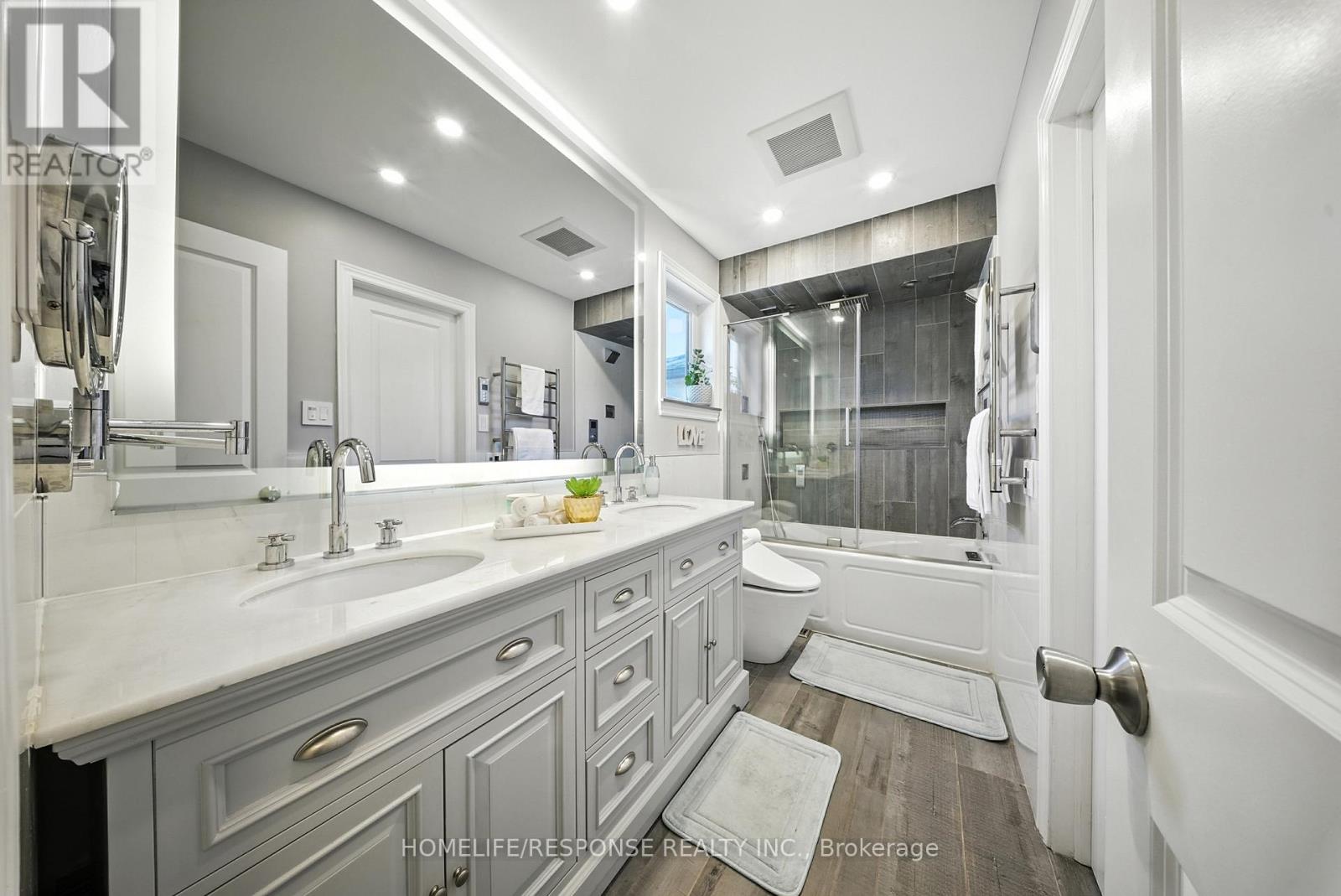 1464 Jefferson Crescent, Oakville, Ontario  L6H 3G6 - Photo 18 - W12824098