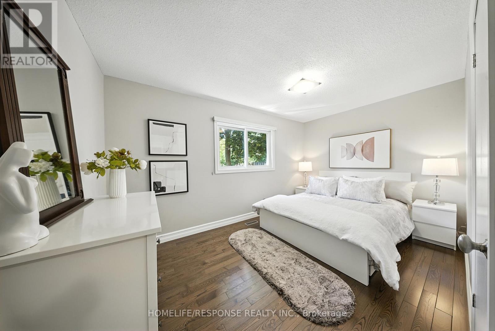 1464 Jefferson Crescent, Oakville, Ontario  L6H 3G6 - Photo 21 - W12824098