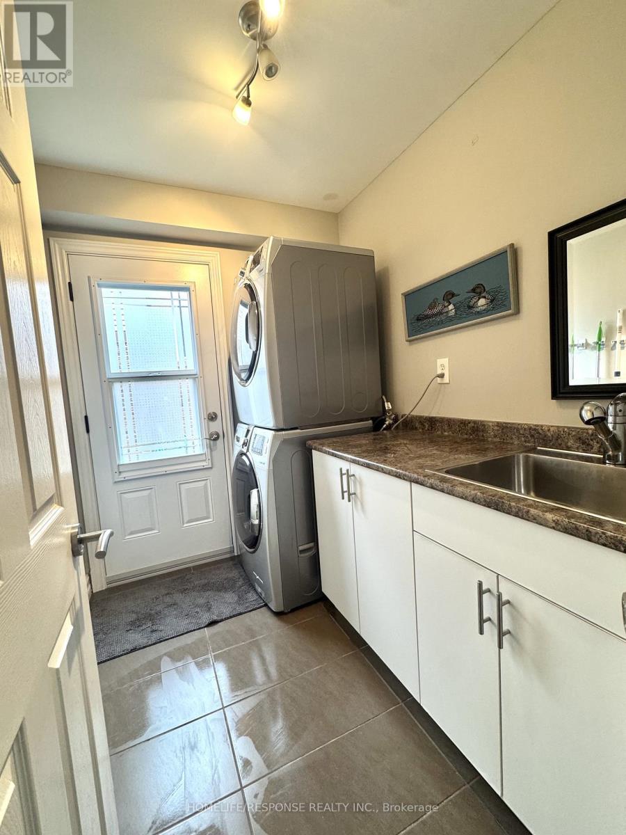 1464 Jefferson Crescent, Oakville, Ontario  L6H 3G6 - Photo 23 - W12824098