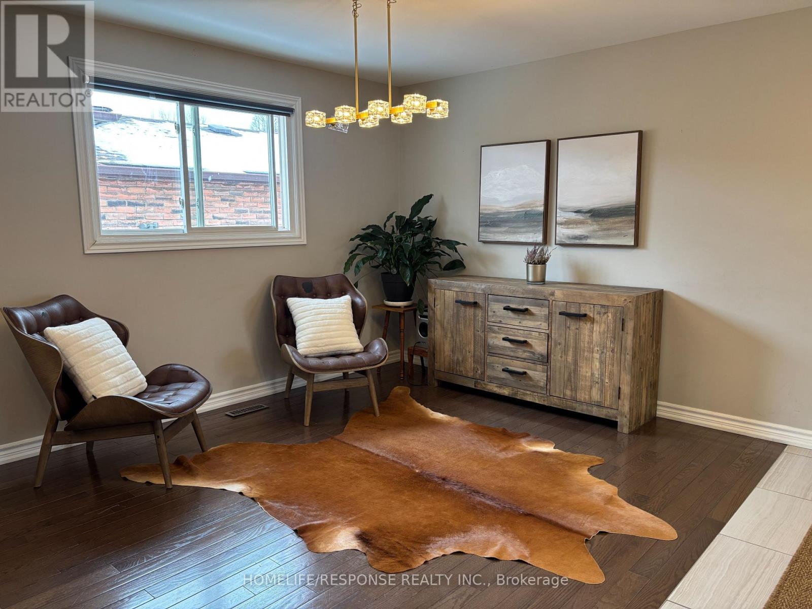 1464 Jefferson Crescent, Oakville, Ontario  L6H 3G6 - Photo 6 - W12824098