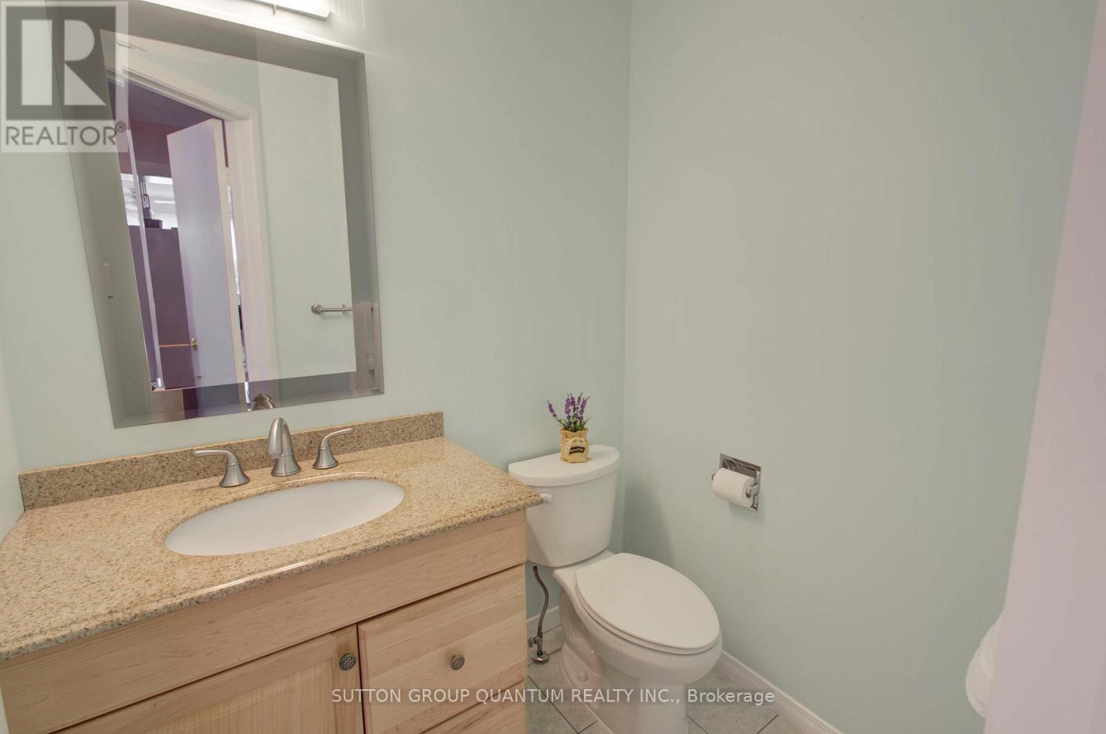 4396 Lee Drive, Mississauga, Ontario  L4W 4A8 - Photo 15 - W12824152