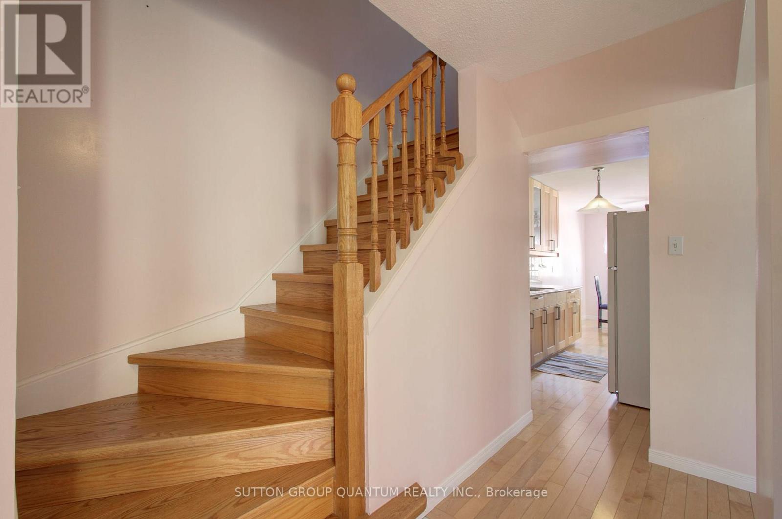 4396 Lee Drive, Mississauga, Ontario  L4W 4A8 - Photo 16 - W12824152