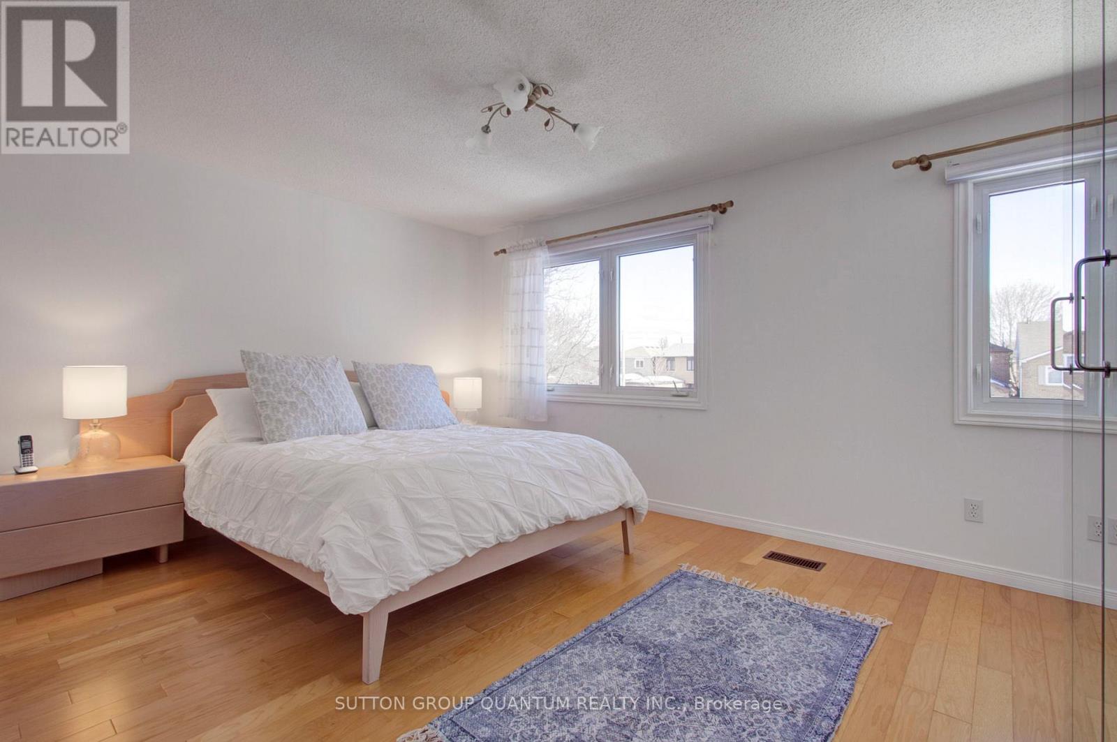 4396 Lee Drive, Mississauga, Ontario  L4W 4A8 - Photo 17 - W12824152