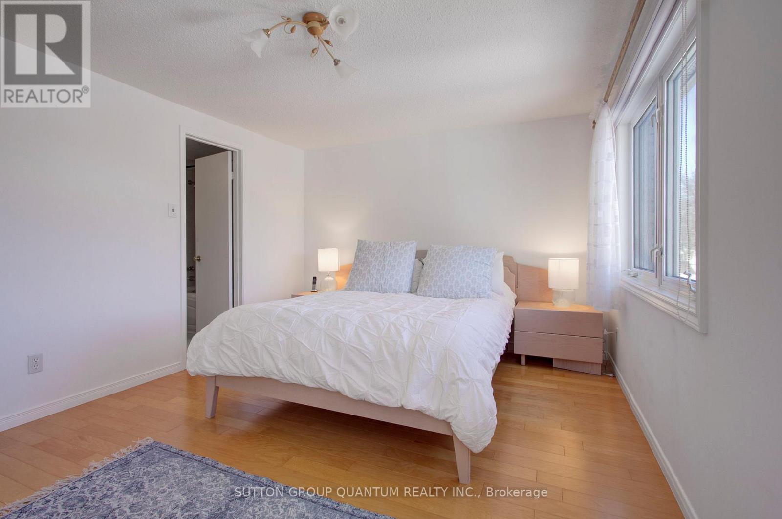 4396 Lee Drive, Mississauga, Ontario  L4W 4A8 - Photo 18 - W12824152