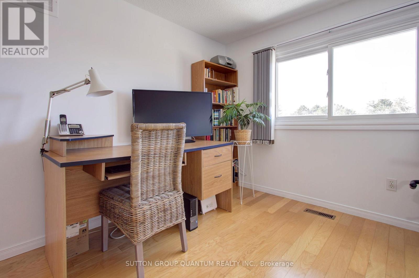 4396 Lee Drive, Mississauga, Ontario  L4W 4A8 - Photo 24 - W12824152