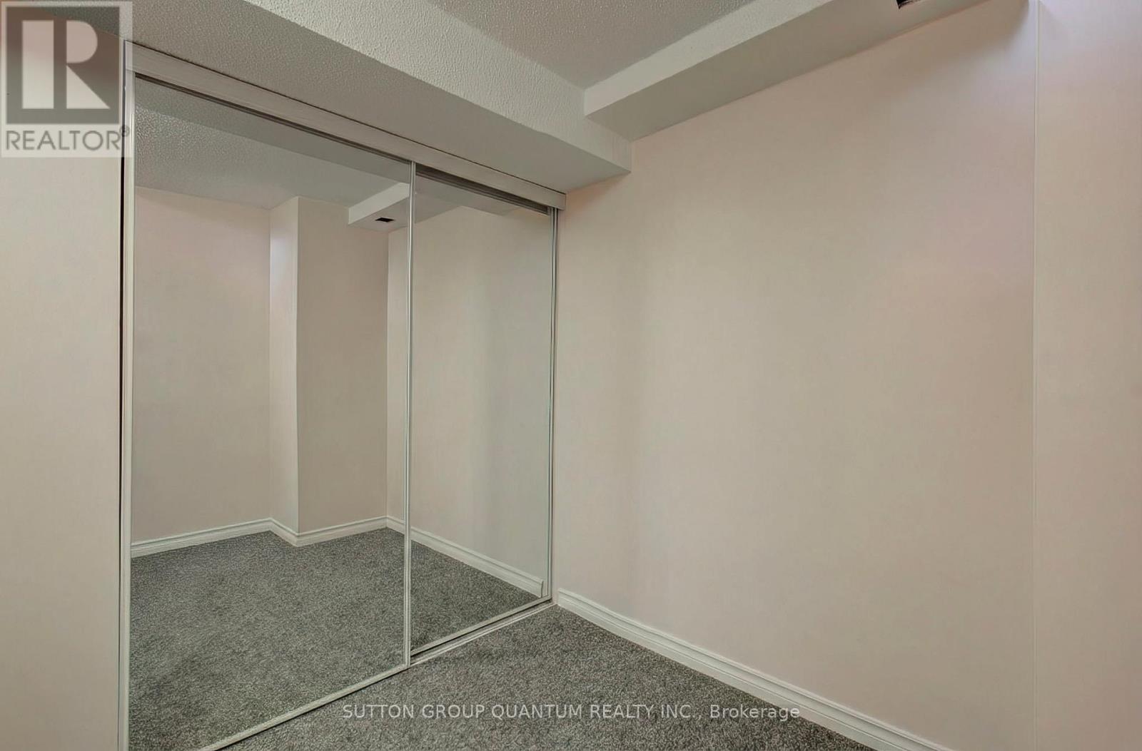 4396 Lee Drive, Mississauga, Ontario  L4W 4A8 - Photo 26 - W12824152