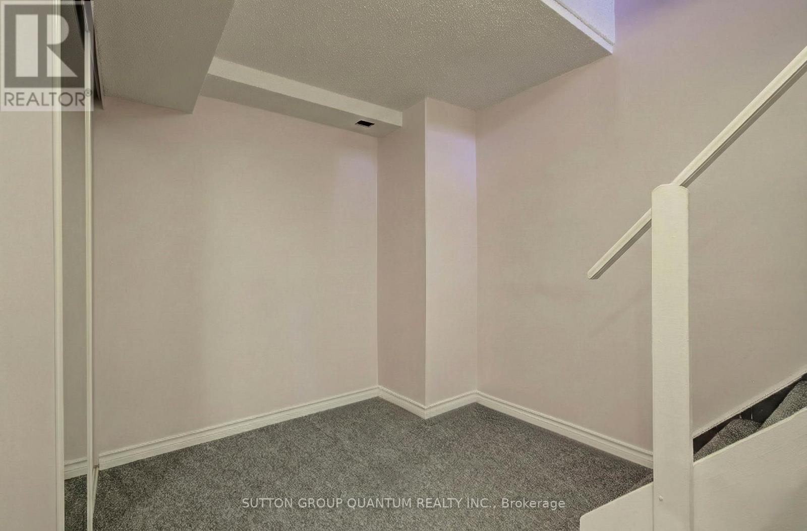 4396 Lee Drive, Mississauga, Ontario  L4W 4A8 - Photo 28 - W12824152