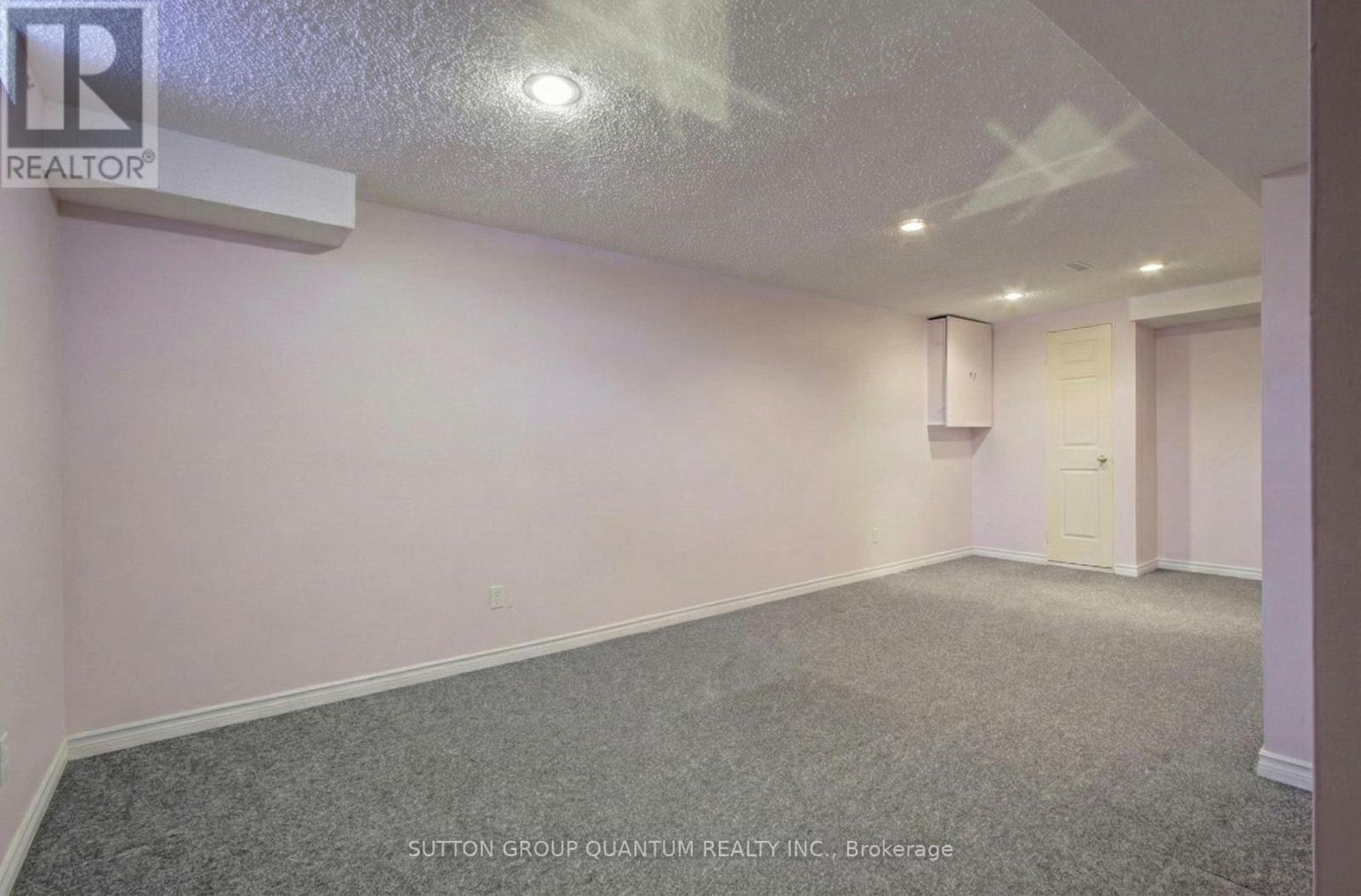 4396 Lee Drive, Mississauga, Ontario  L4W 4A8 - Photo 32 - W12824152