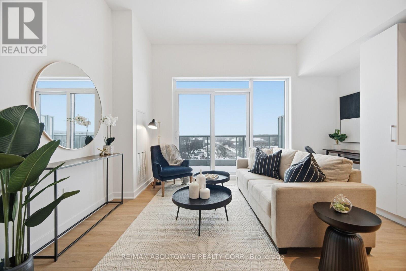 Ph05 - 500 Plains Road E, Burlington, Ontario  L7T 0C8 - Photo 12 - W12824192