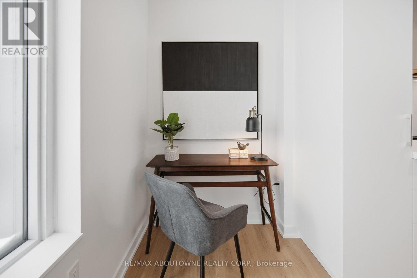 Ph05 - 500 Plains Road E, Burlington, Ontario  L7T 0C8 - Photo 15 - W12824192